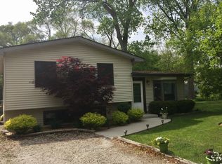 2605 Forestwood Dr, McHenry, IL 60051