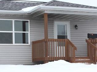 127 Prairie St, Pella, IA 50219