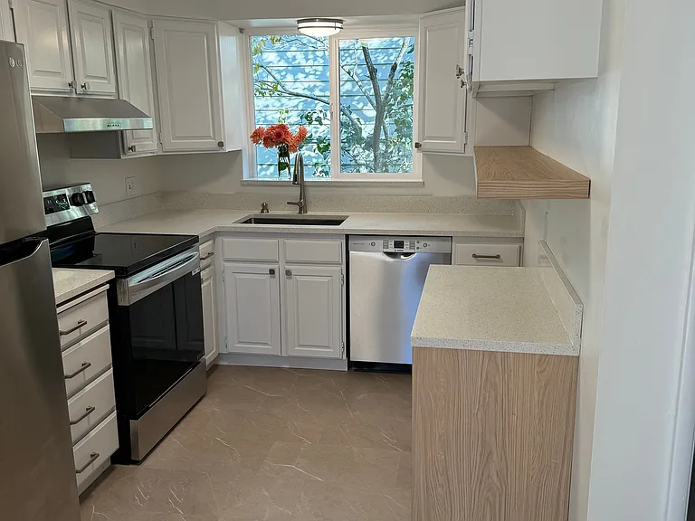 4009 NE 72nd St — Photo 12
