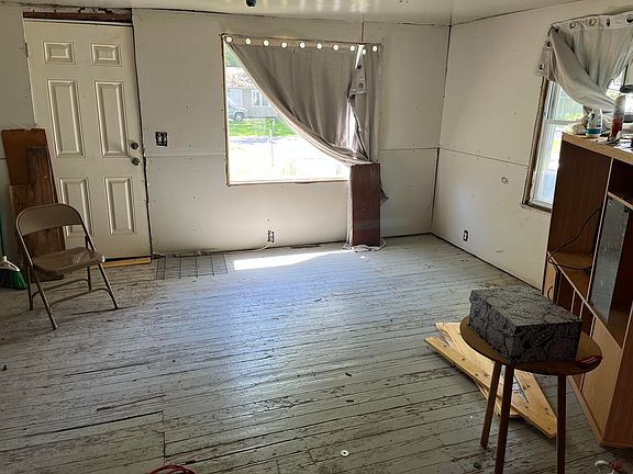 2nd image of 2177 Laurel Ave