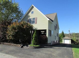 6021 Roslyn St, McKeesport, PA