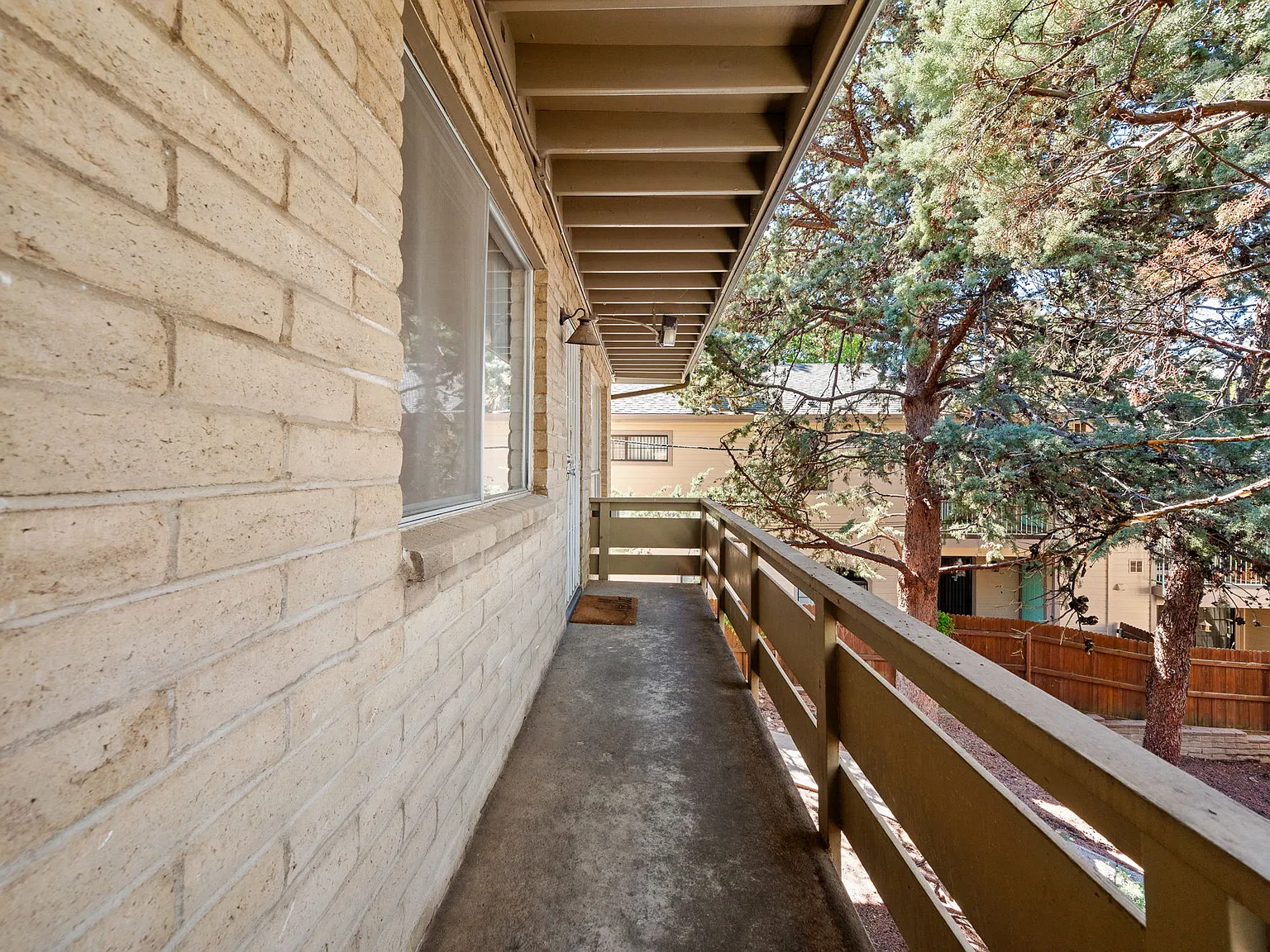 Carleton Terrace Apartments — Photo 2