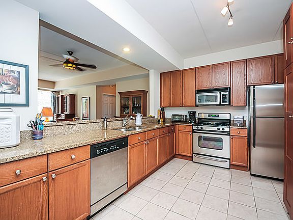 5th image of 515 N Harlem Ave APT 403