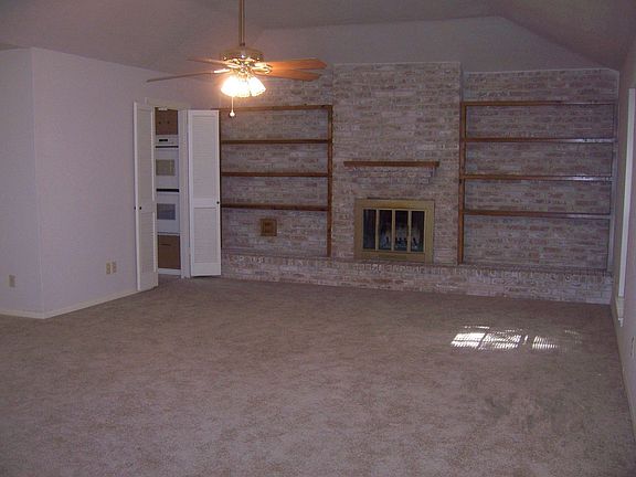 3rd image of 2210 Green Garden Ln
