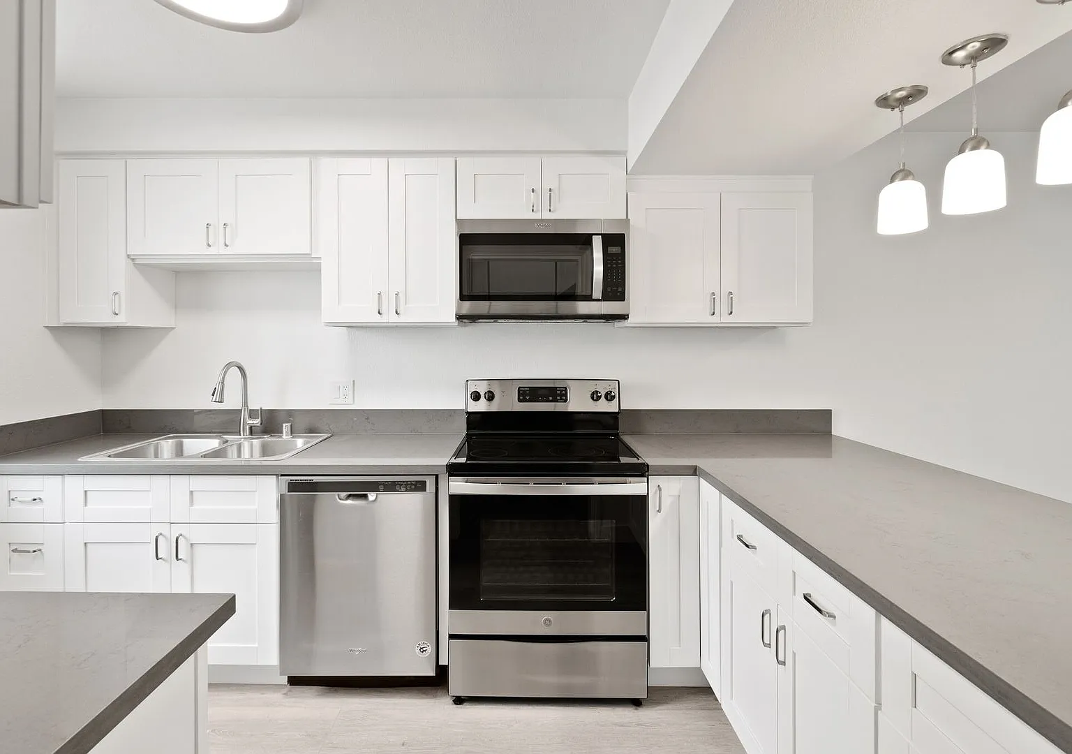 Fernwood Apartment Homes — Photo 4