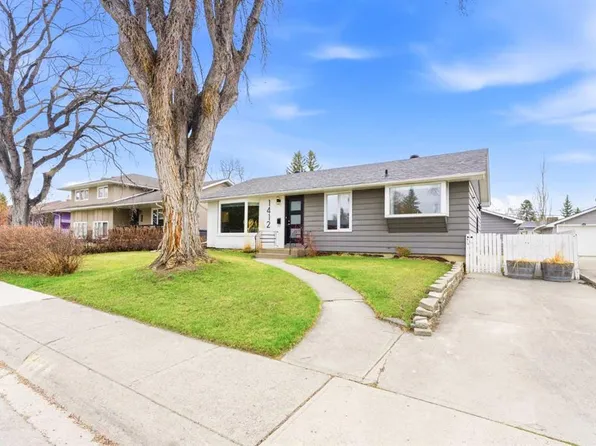 1412 S 89th Ave SW, Calgary, AB T2V 0W8