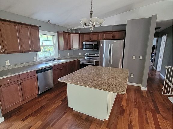 4th image of 6721 W Hill Rd