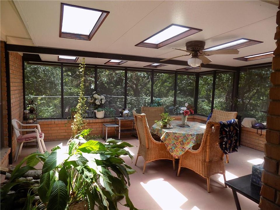 1st image of 3803 Woodside Dr