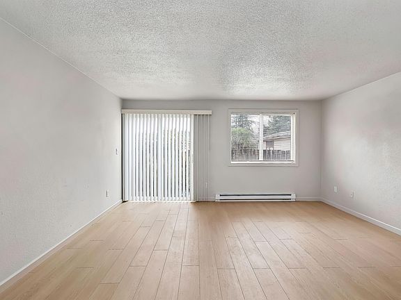 4th image of 910-918-922 Lafayette St #16