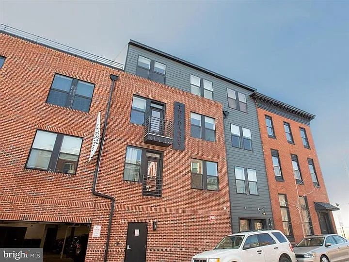 1702 Light St #401