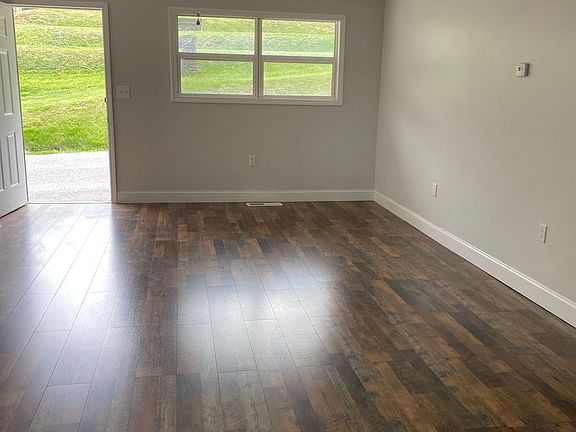 5th image of 146-152 Riverview St #150