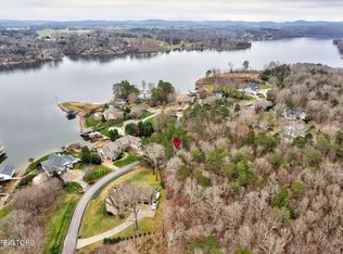 120 Blue Herron Dr, Lenoir City, TN 37772