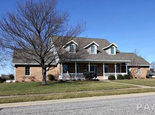 42 Saint Marks Cir, Morton, IL