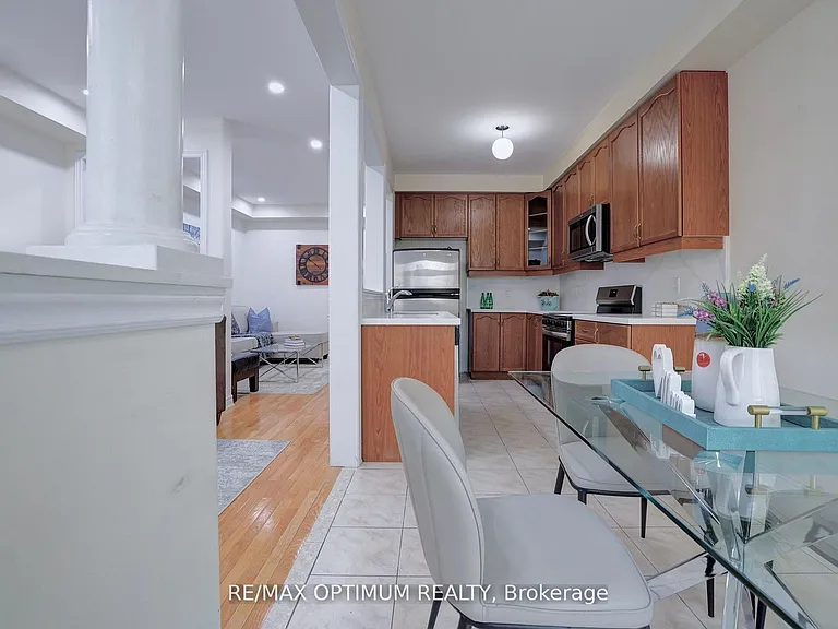 21 Saint Eugene St — Photo 15