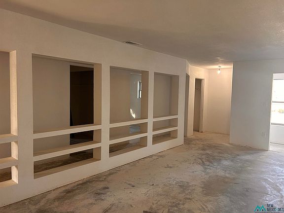 5th image of 1203 W Riverside Dr