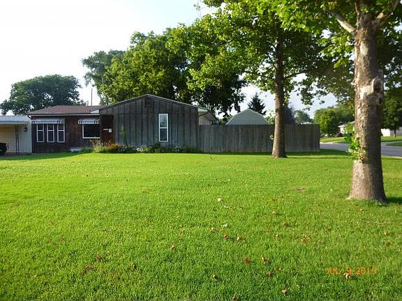 2nd image of 112 Carpenter Ln