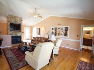 407 Sourwood Dr, Hardy, VA 24101