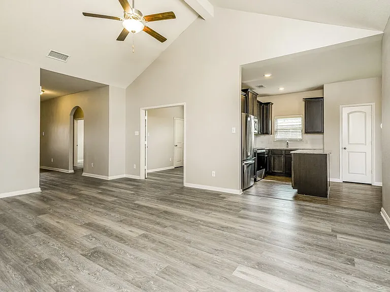 1403 Park Trails Blvd — Photo 4