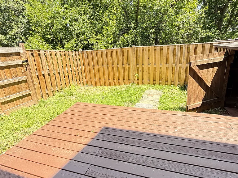 10430 Paradise Ct — Photo 16