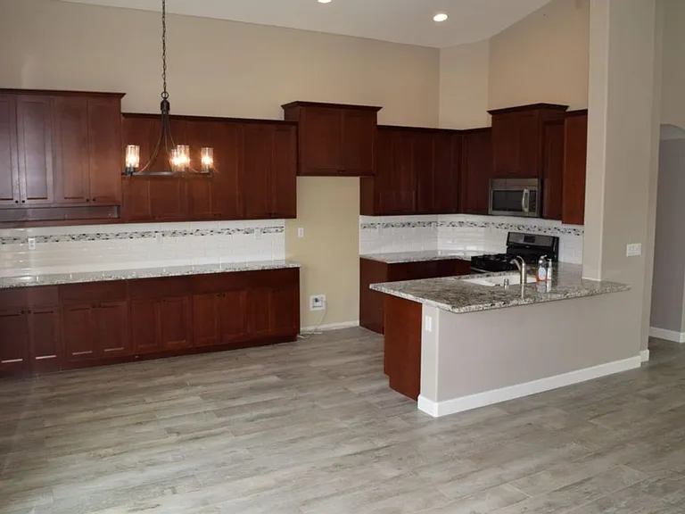 1902 Horseshoe Glen Cir — Photo 4