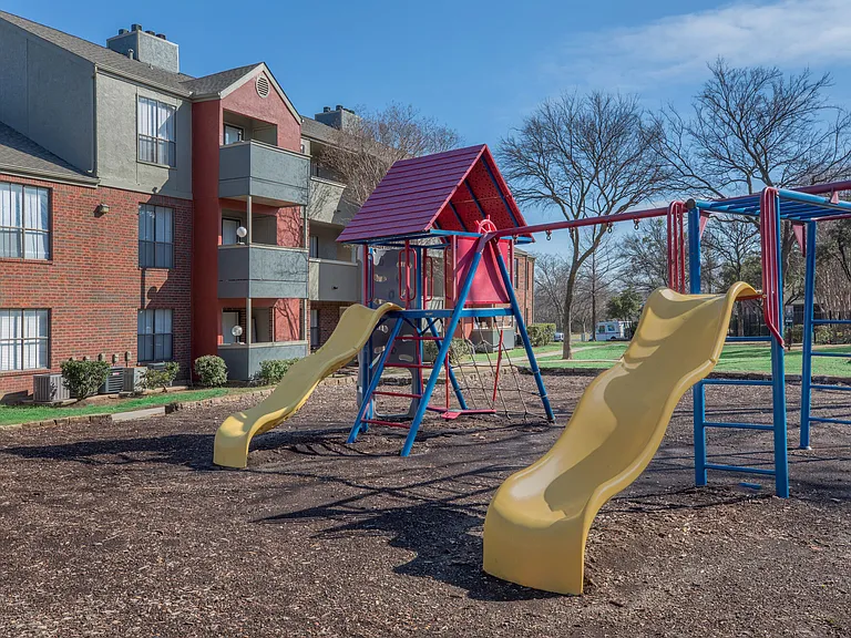 Emerald Park — Photo 6