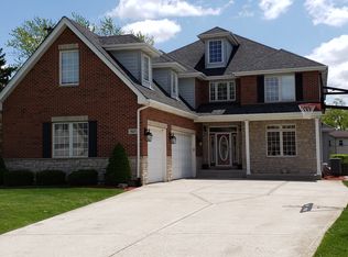 1127 James Peter Ct, Darien, IL 60561