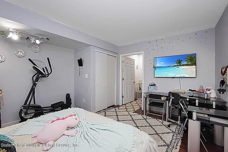 1st image of 22 Regina Ln #3