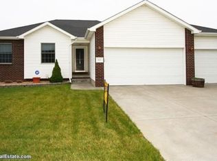 1827 Kennedy Dr, Lincoln, NE 68521
