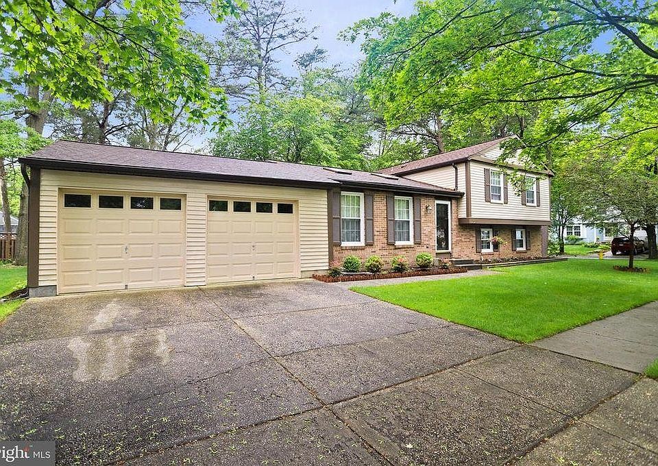1st image of 2923 Lady Astor Ct