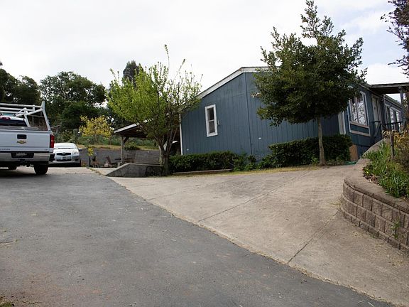 3rd image of 210 Las Lomas Dr