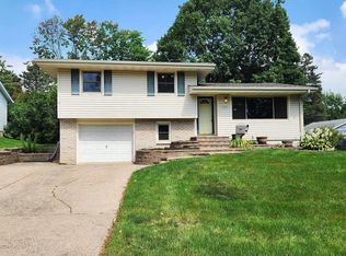 7924 32nd Pl N, Crystal, MN 55427
