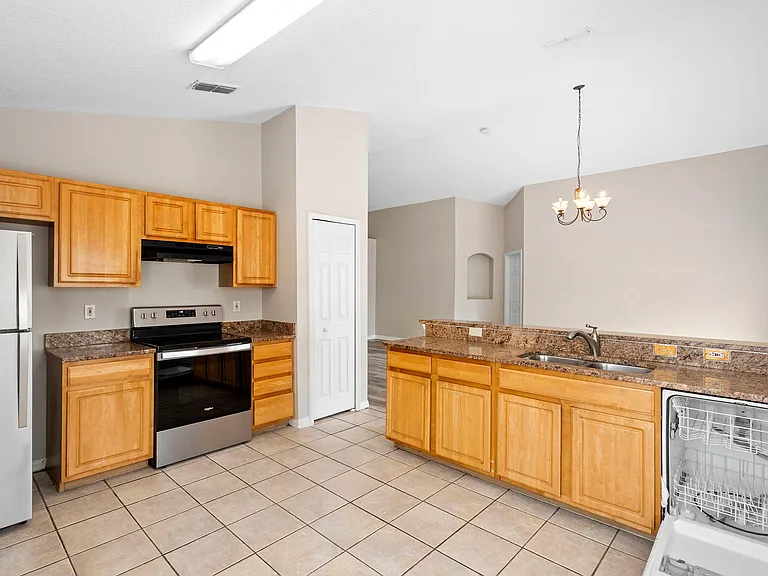 1911 Colonial Woods Blvd — Photo 12
