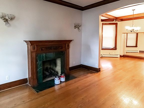 4th image of 2427 W Eastwood Ave #1