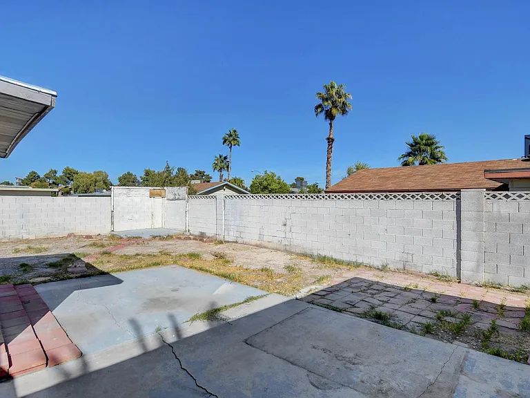 5250 Camden Ave — Photo 16