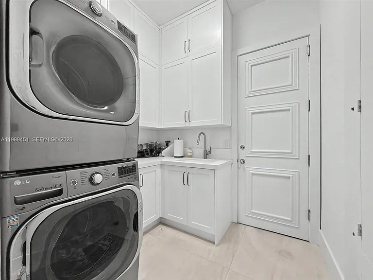 13689 Deering Bay Dr — Photo 31
