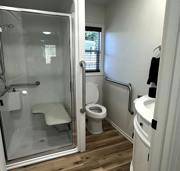 818 NE Johnson St — Photo 9
