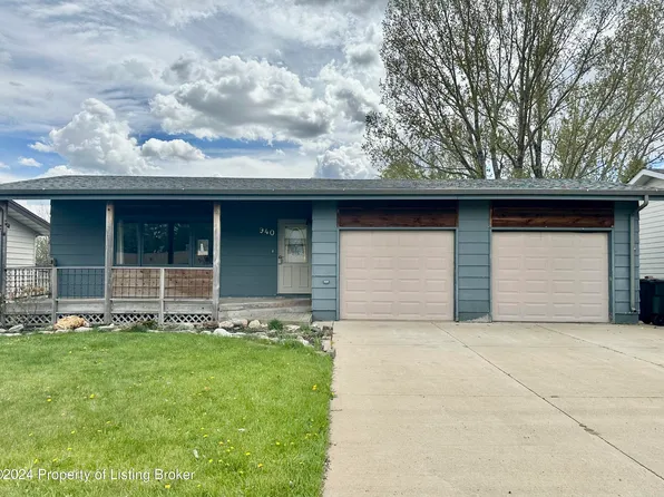 940 Franklin St, Dickinson, ND 58601