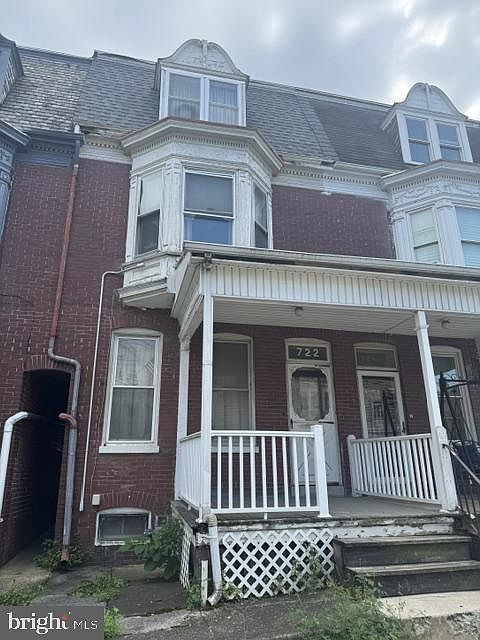 1st image of 722 W Princess St