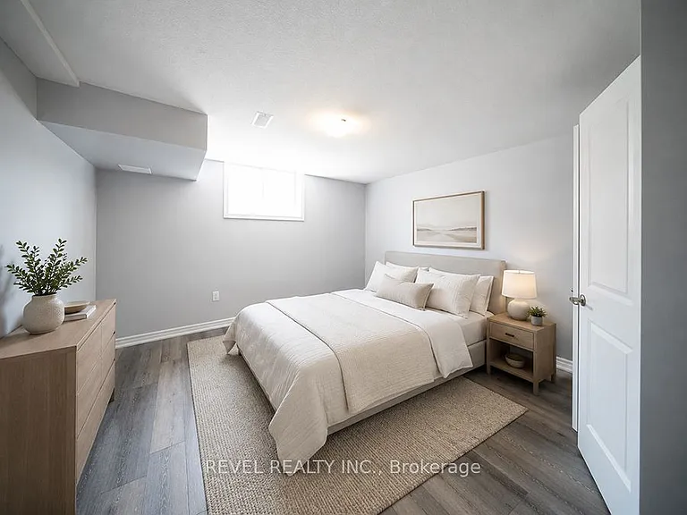 31 Mair Ave #LOWER — Photo 8