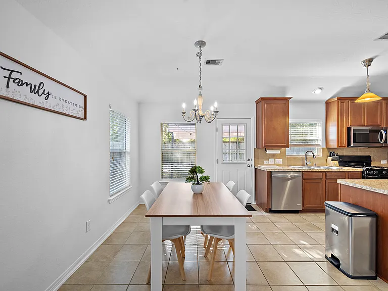 11411 Edmond Thorpe Ln — Photo 12