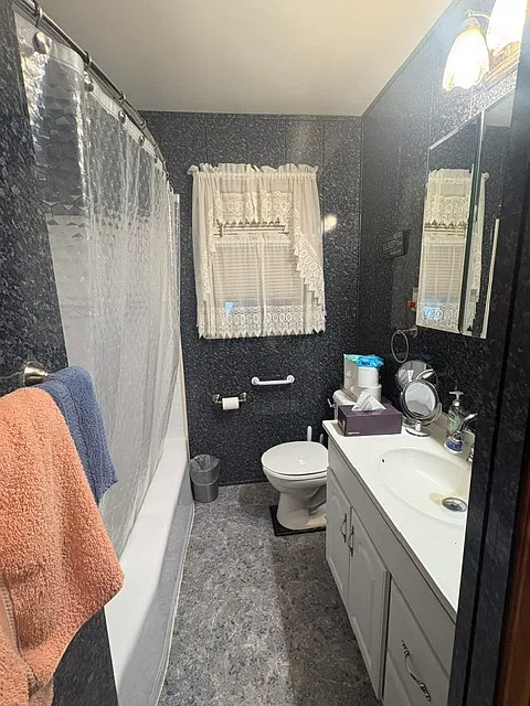 125 Belmont Ave — Photo 3