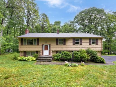 10 Andrew Drive, Weatogue, CT, 06089