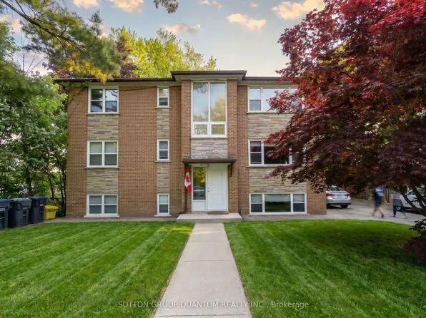 69 High St W, Mississauga, ON L5H 1K1