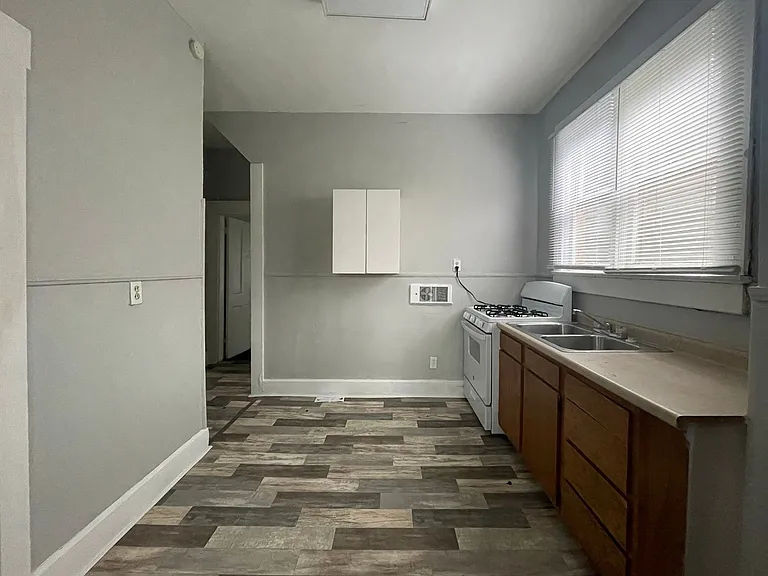 626-628 W Main St — Photo 26