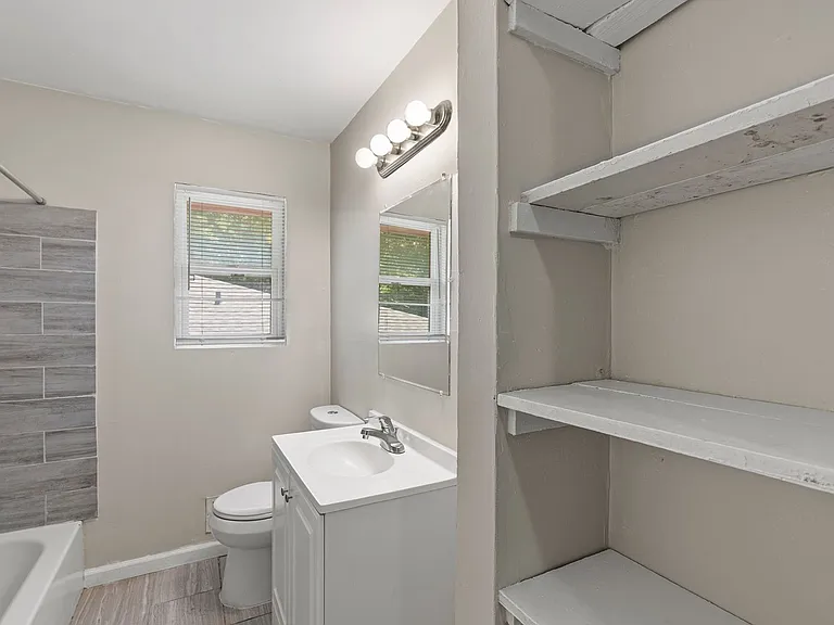 1595 Carlisle St NW — Photo 4