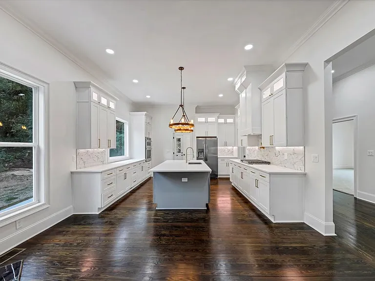 212 S Broad St SW — Photo 26