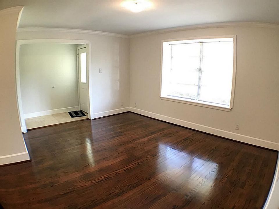 2nd image of 1516 Meadow Wood Dr
