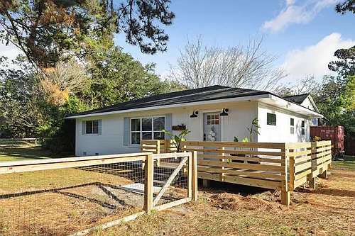 1661 Hunley Ave Photo 1