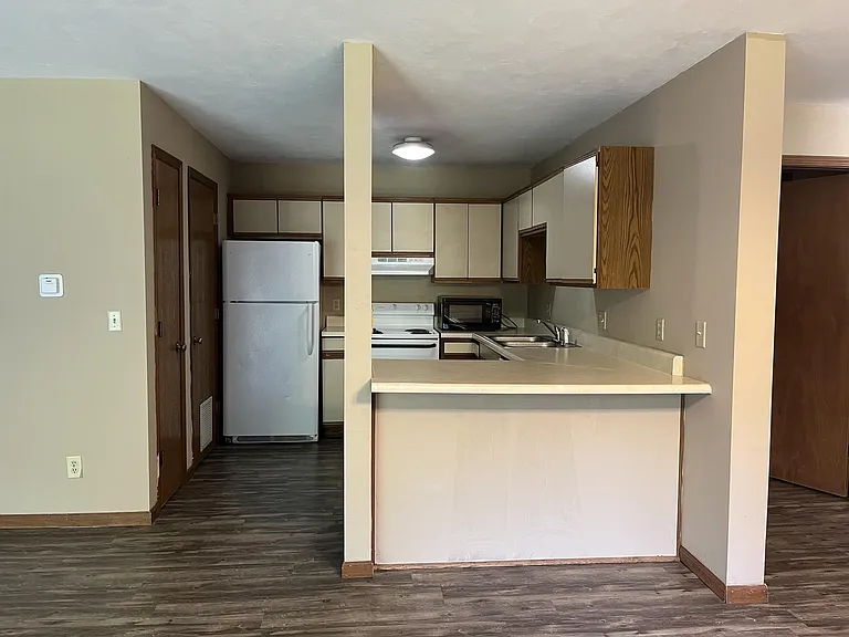 122 Burke Ave #11 — Photo 6