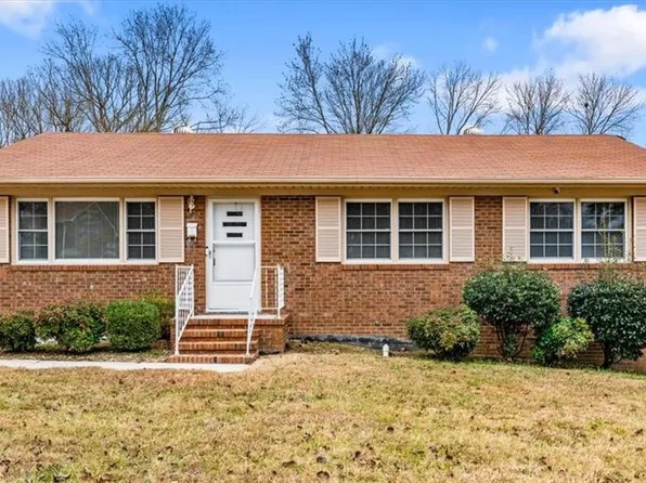 2107 Carpenter St, Greensboro, NC 27403